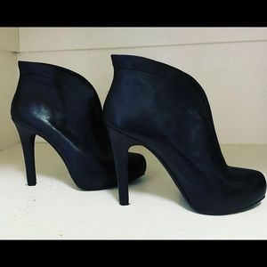 Jessica Simpson - Black Leather Ankle Boots